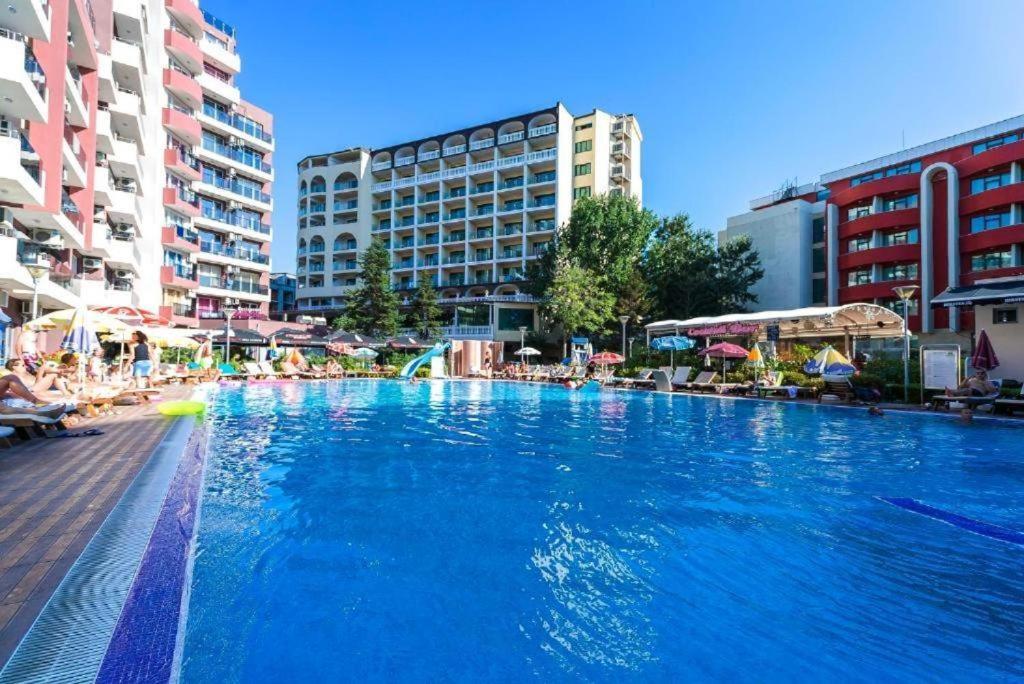 Admiral Plaza Sunrise Apartments C13 Pantai Sunny Bagian luar foto